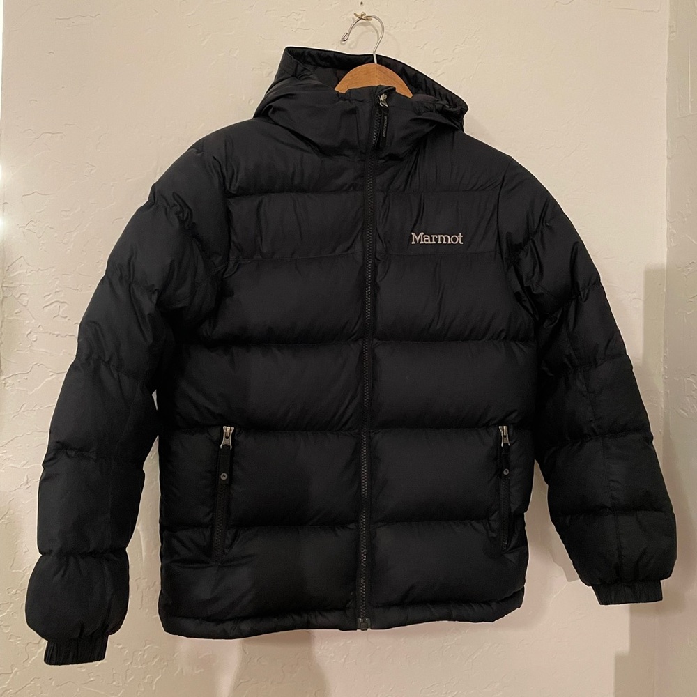 Marmot Youth Large Puffer Parka. Black. 700 fill. EUC.